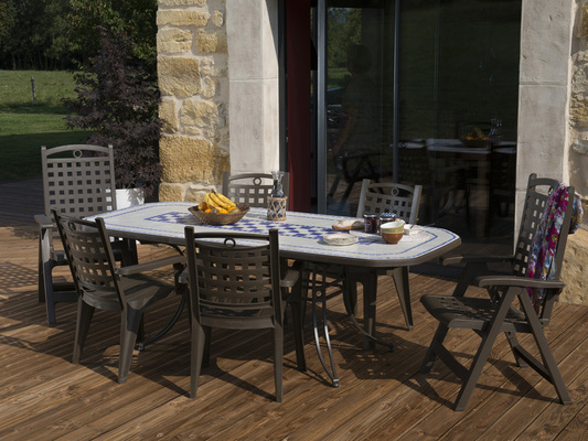 Table Verona bronze + 4 fauteuils Bora + 2 fauteuils Bora réglables