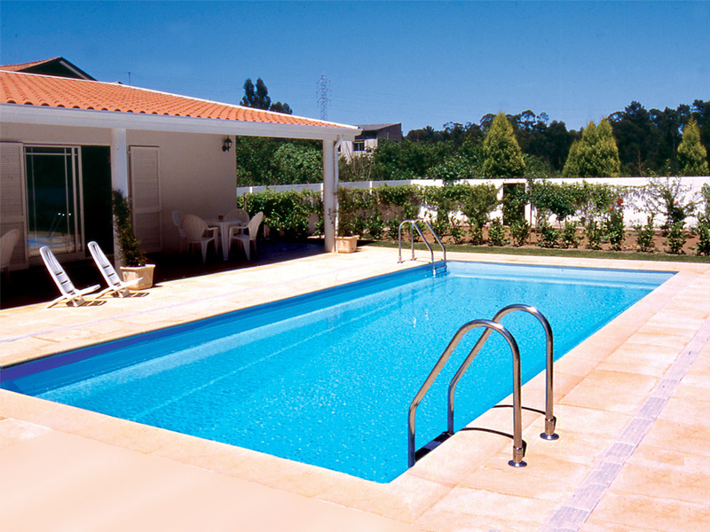 Piscine acier enterrée rectangle fond composé Sunkit - 9.00 x 4.50 x 1.07/1.50 m + Projecteur 300 W