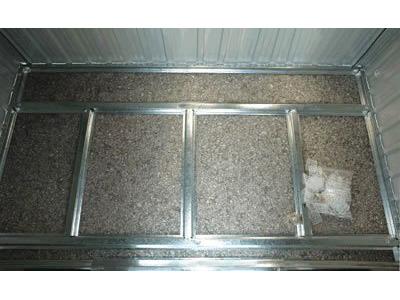 Fondation métallique pour Abri de jardin métal Abri vert 2.38 m²