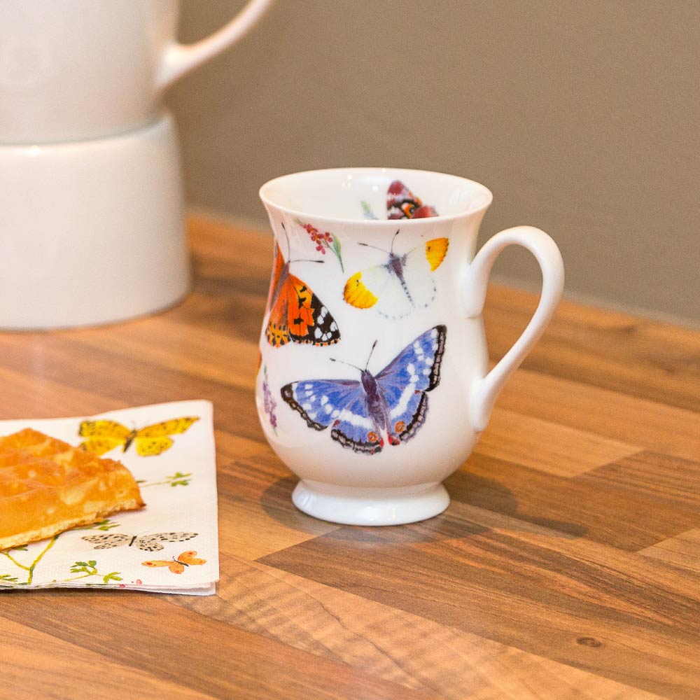 Tasse avec papillons Roy Kirkham
