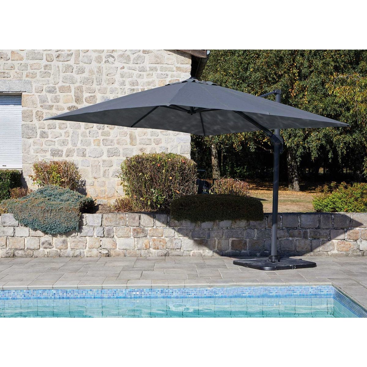 Parasol déporté en spuncrylic