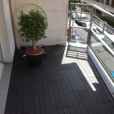 Dalle clipsable grand format composite gris L60 x l30 cm ep. 23 mm Le lot de 4 dalles composite gris 60 x 30 cm
