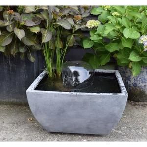 Mini bassin VI gris 55x55x30cm avec pompe jet d'eau + nénuphars
