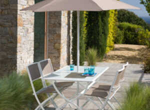 Salon de jardin FUNDY taupe avec parasol offert Salon de jardin FUNDY taupe avec parasol offert
