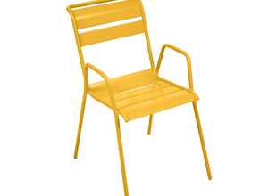 Chaise empilable Fermob Monceau acier miel