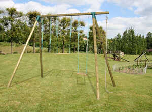 Portique Ados Galdar - 4 agrès - H 2.35 m Portique Ados Galdar - 4 agrès - H 2.35 m