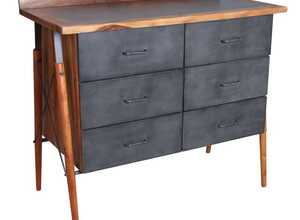 Commode en bois de suar massif et métal Commode en bois de suar massif et métal