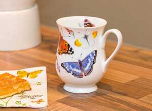 Tasse avec papillons Roy Kirkham