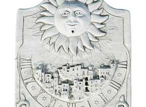 Cadran solaire Le village en pierre reconstituée Cadran solaire Le village en pierre reconstituée