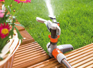 Arroseur canon grandes surfaces sur pic Premium GARDENA
