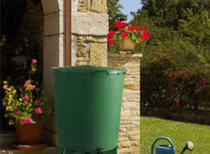 Récupérateur à eau Bellijardin rond vert 350L et socle vert Récupérateur à eau Bellijardin rond vert 350L et socle vert