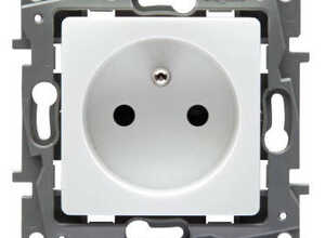 LEGRAND - Prise 2P+T 16 A bornes auto blanc pur - Niloé - 664735