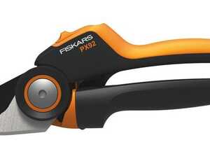 Sécateur Powergear PX92 - à cremaillère à lame franche taille M - FISKARS Sécateur Powergear PX92 - à cremaillère à lame franche taille M - FISKARS